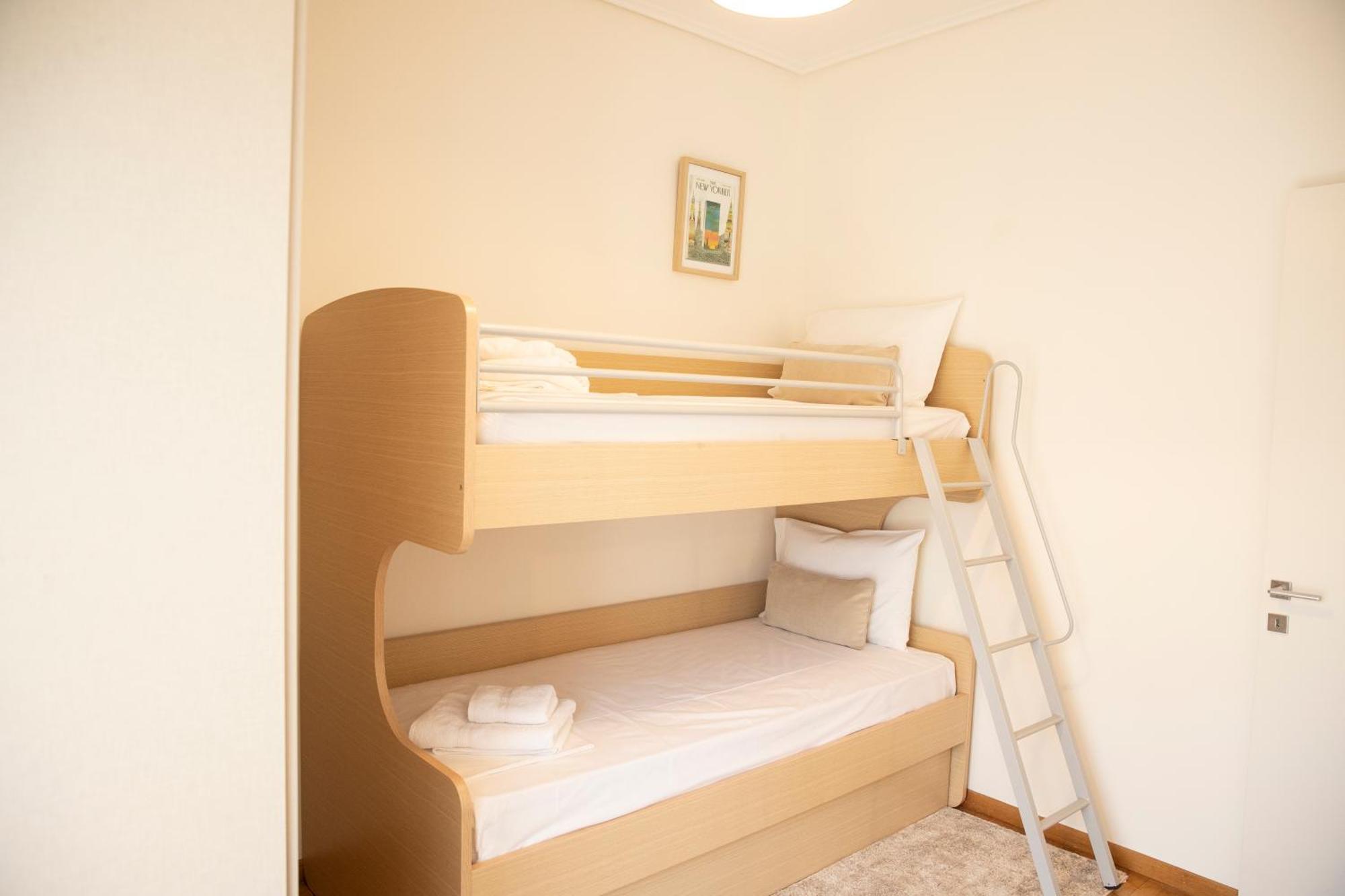 Spacious Glyfada Golf 4Br -Near Beach + Shops 雅典 外观 照片